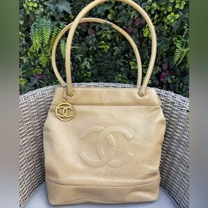 Authentic CHANEL beige Coco mark CC caviar leather tote CC charm